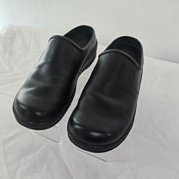 Dansko Clogs Women's 9.5 US Black Leather  Slip On Professional - Picture 1 of 13